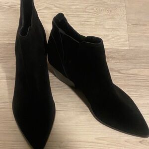 Elegant Black Ankle Boots